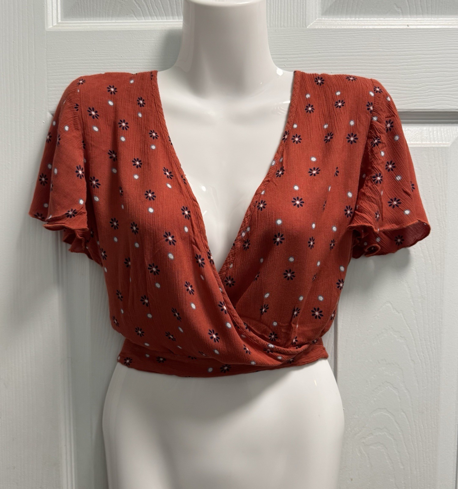 Patrons of Peace Womens S Floral Wrap Crop Top Tie Back Flutter Sleeve Boho