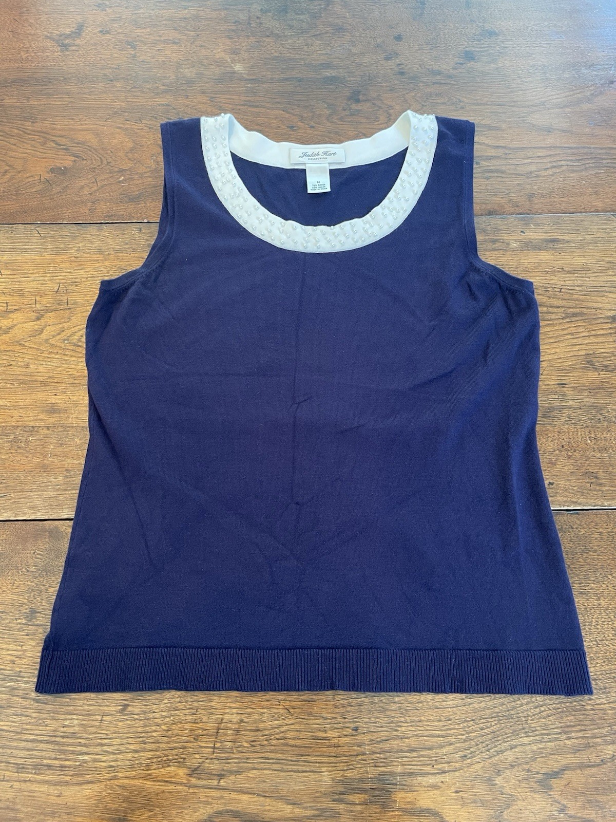 Judith Hart Woman Navy Blue Sleeveless Tank Top Pearl Accents Contrast Trim Med