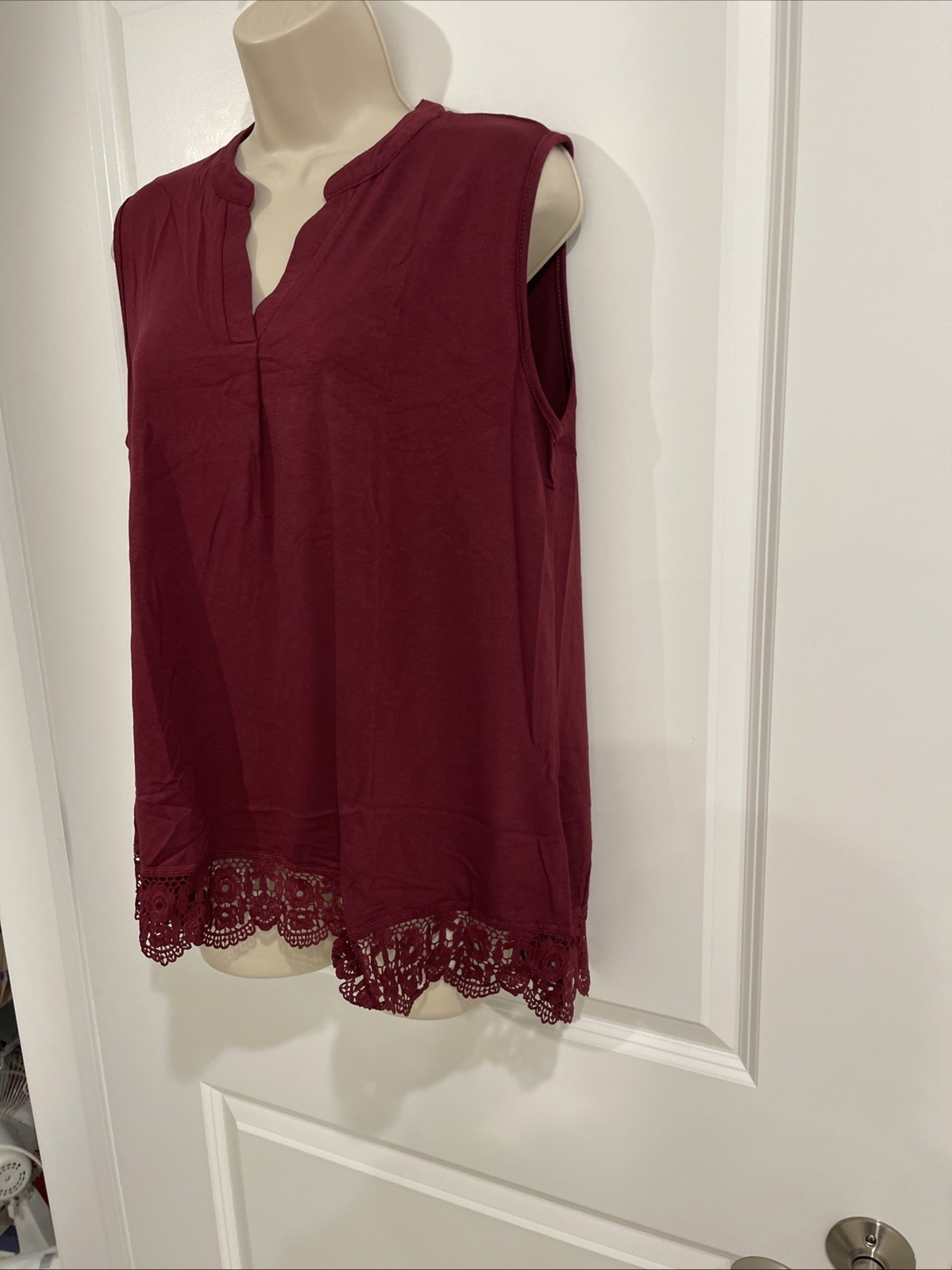 Mirol Size L Dark Red Lace Trim Top Sleevelss Cotton Blend Henley