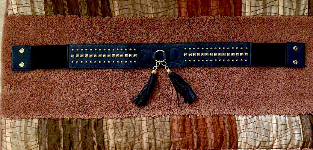 woman’s Belt navy blue 30 inches , size small, Gold studs rubber