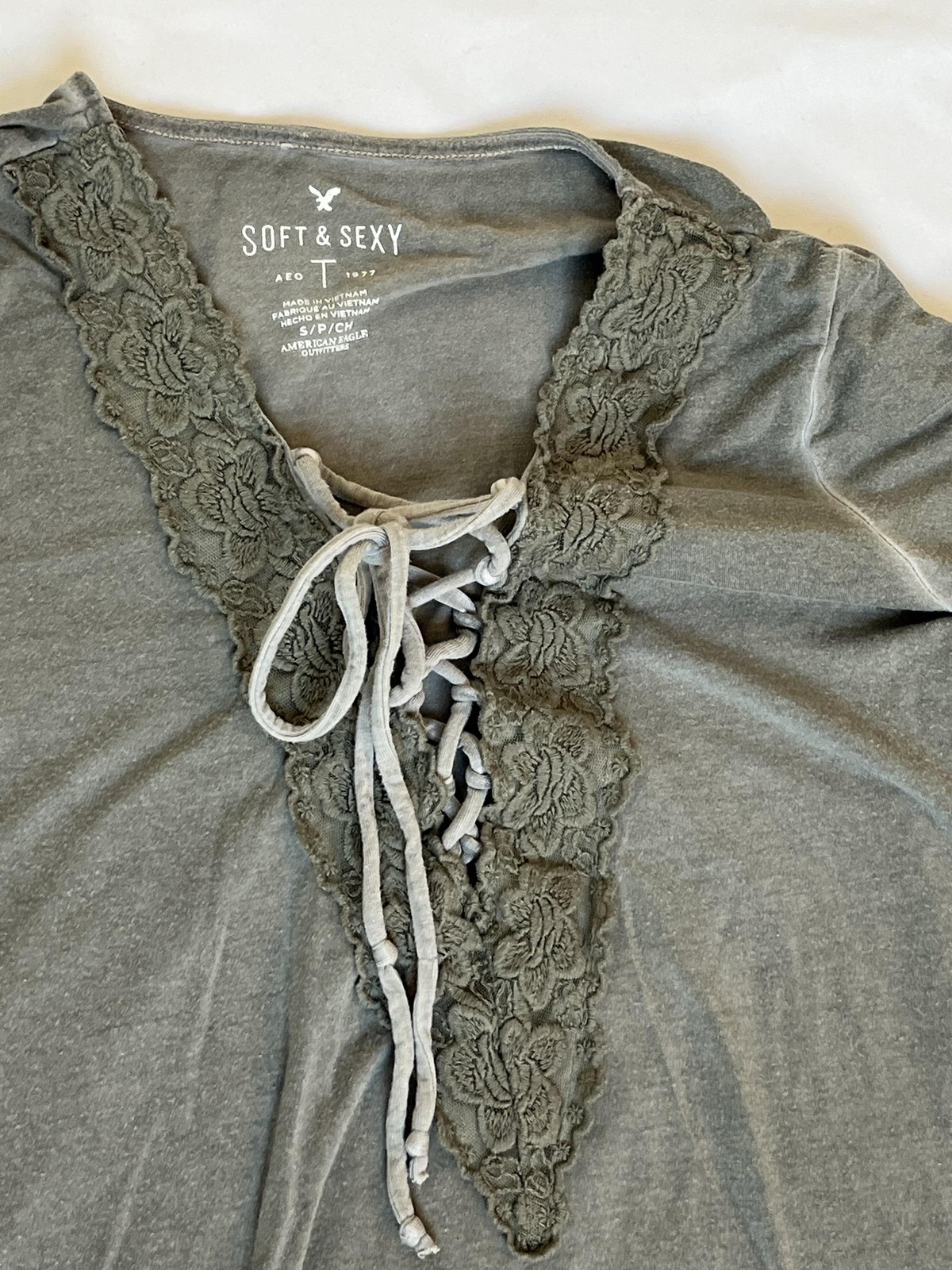 American Eagle Soft & Sexy Shirt Womens Small Gray Lace Up V Neck Tee Top