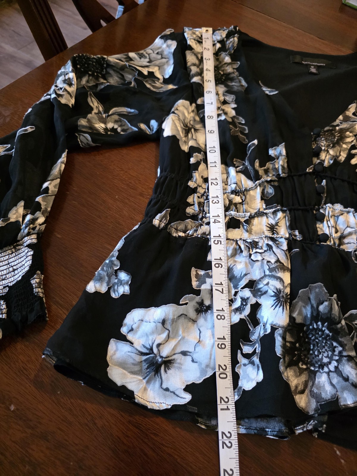 White House Black Market Top Womens Med Black Floral V-Neck Silk Blend Babydoll