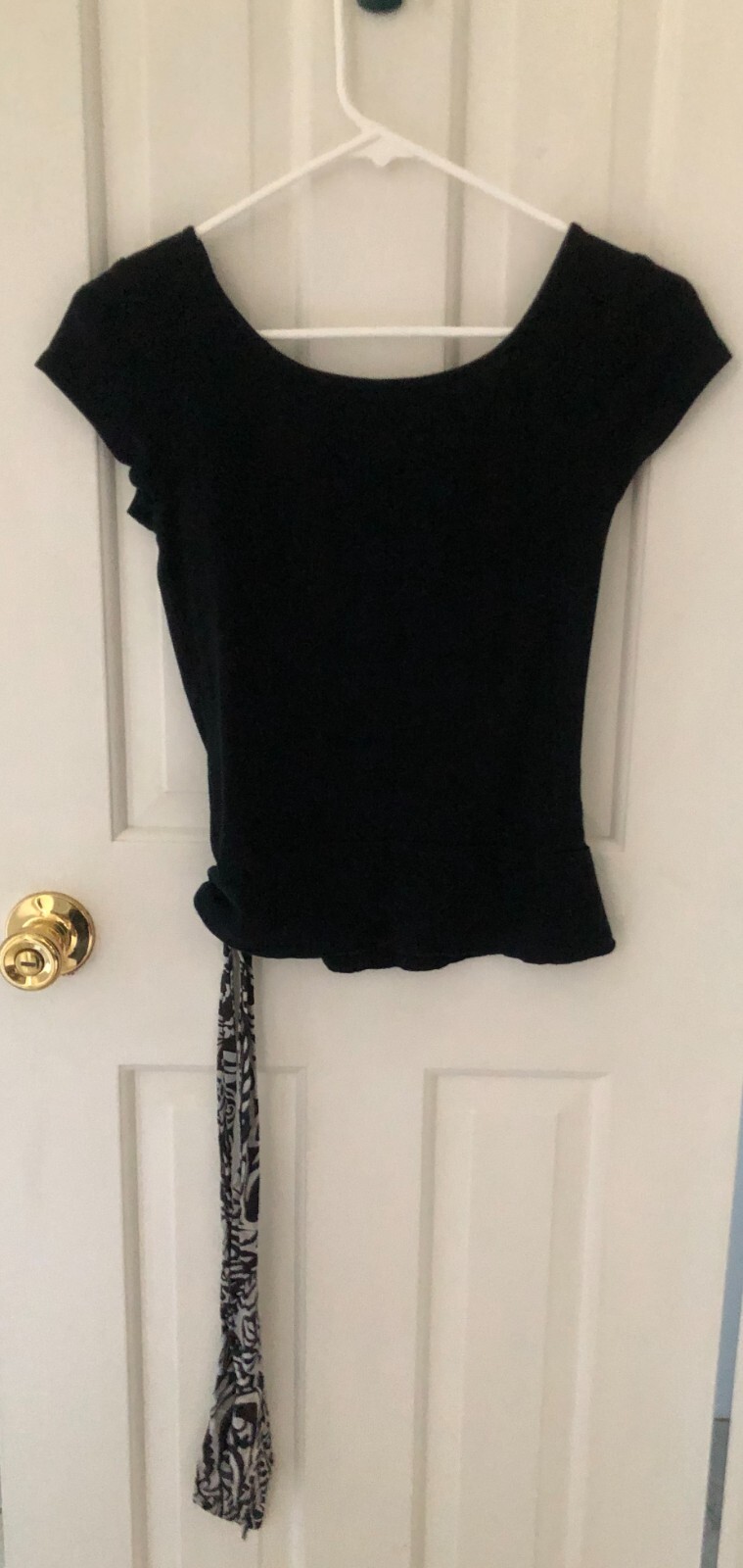 Black T Shirt with attached Black & White Geometric Bow at Hip – Size Small