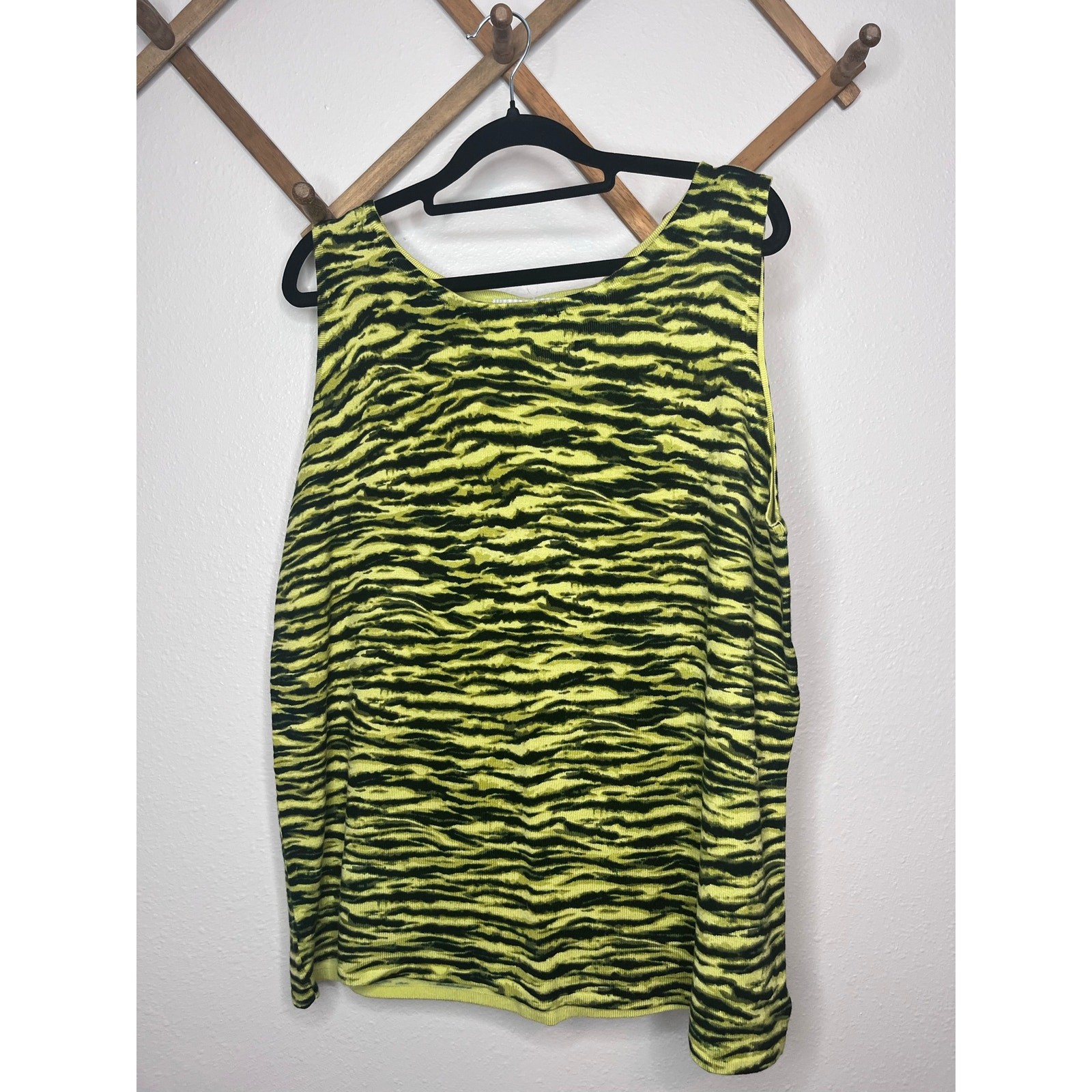 White Stag Neon Yellow and Black Animal Print Sleeveless Tank Top Size XL