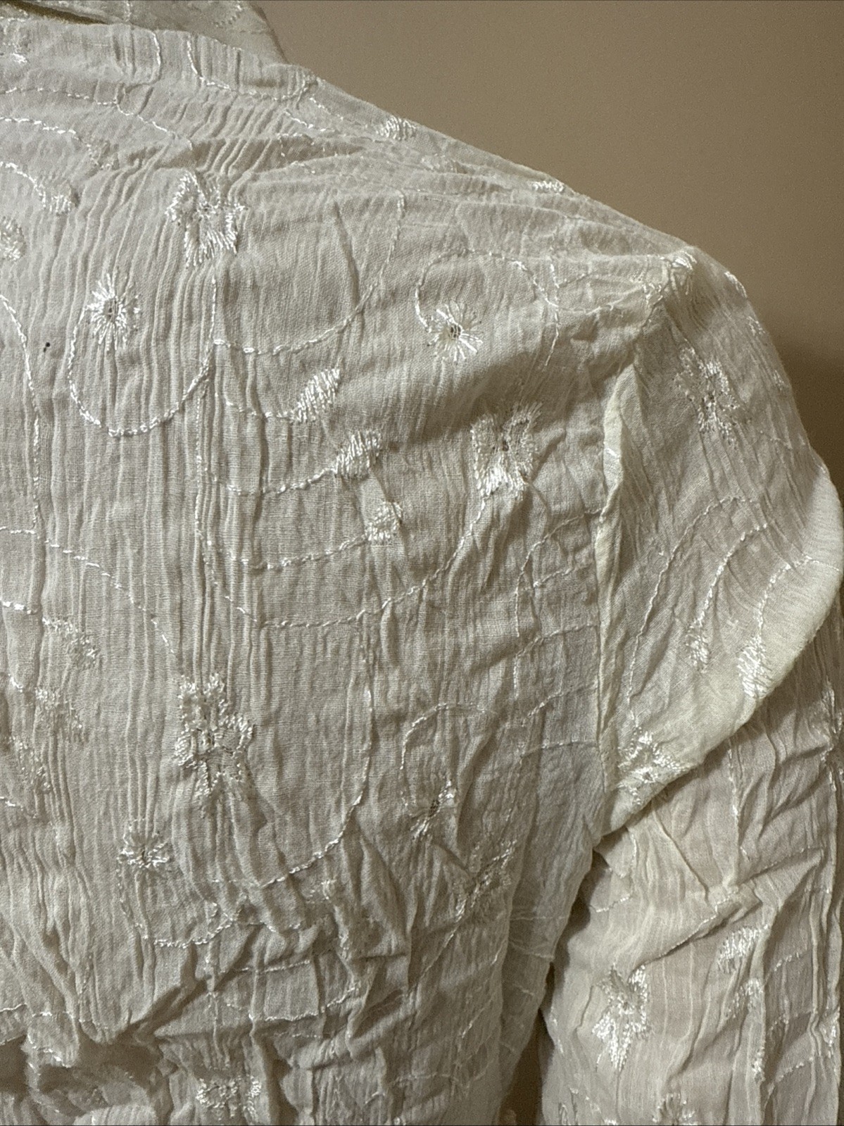 Women’s Ivory Rayon Casual Classic Stretch Embroidered Size L Button-up Top
