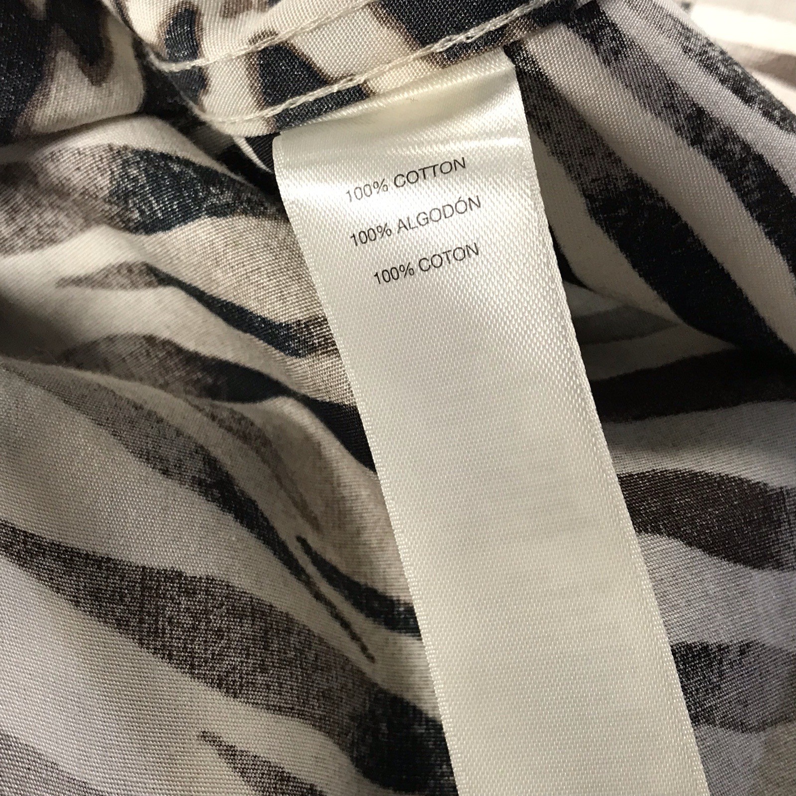 CHICO’S LEOPARD PATTERN NO IRON BUTTON DOWN SHIRT 100% COTTON WOMENS SIZE SMALL