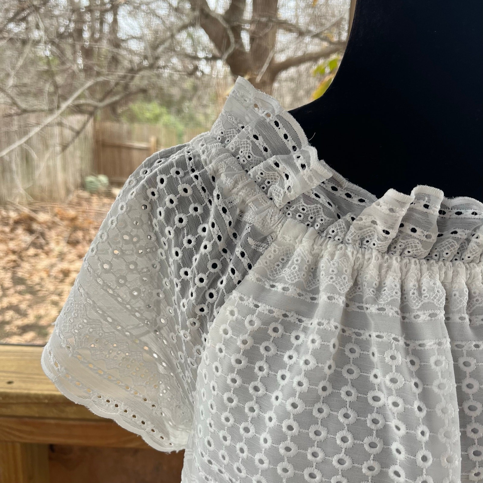 A Loves A Women’s White Eyelet Short Sleeve Top Size M