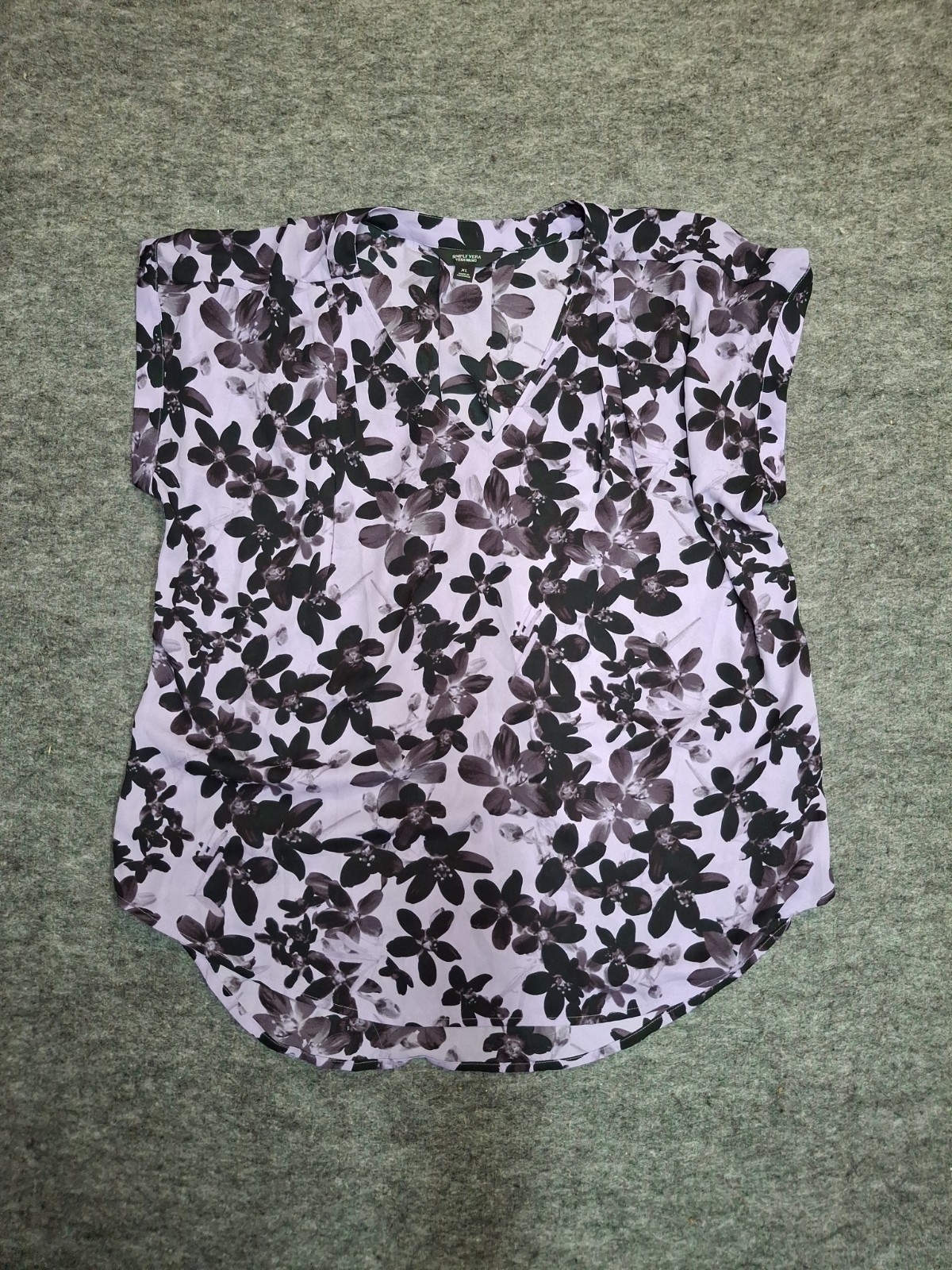 Simply Vera Womens Short Sleeve Blouse XL In Purple And Black Floral Pattern