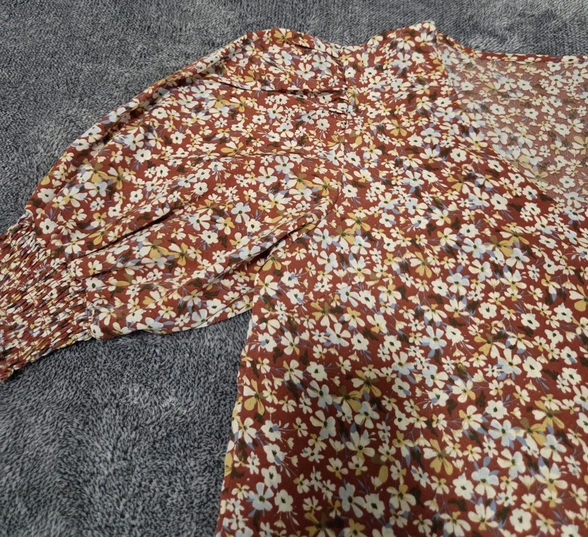 Ladies Multicolor Ditsy Floral Print Shirred Puff Sleeves Blouse Medium