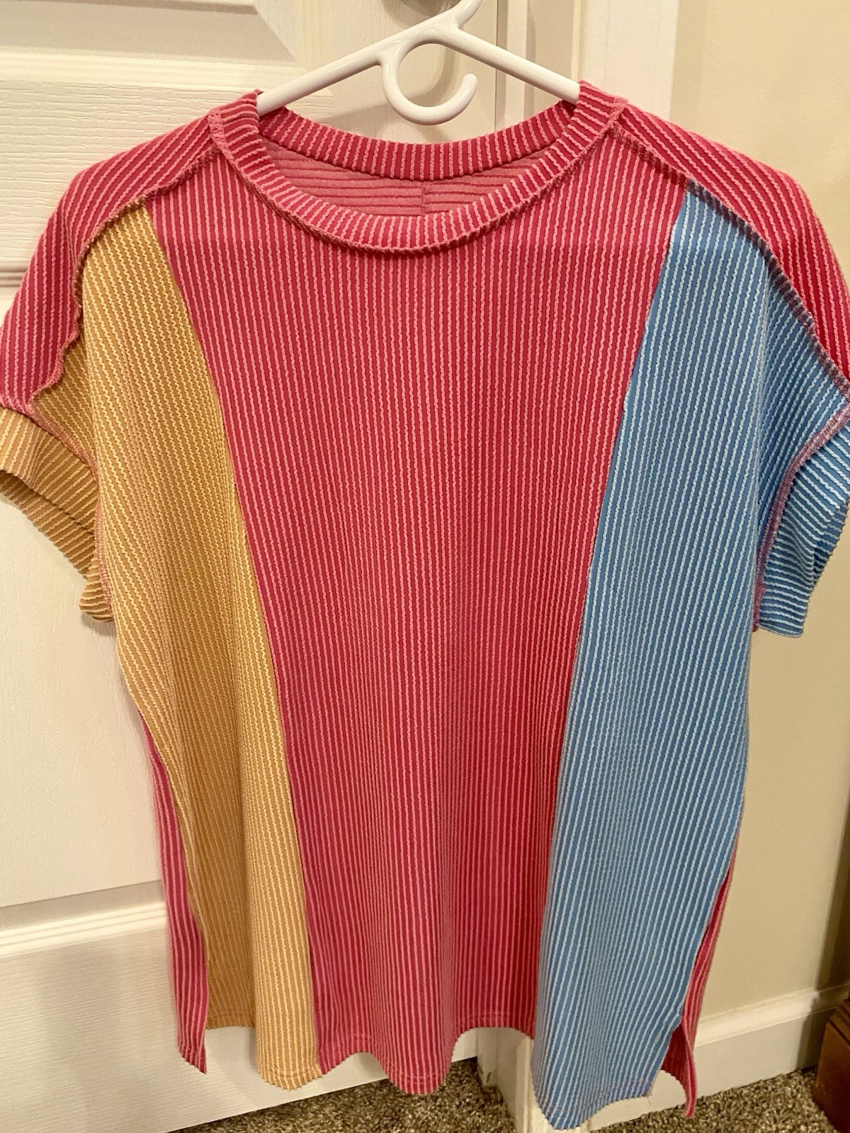 Corded Cuffed Sleeve Top – Raised Rib Knit, Raw Edge, Hi‑Low Hem, Medium