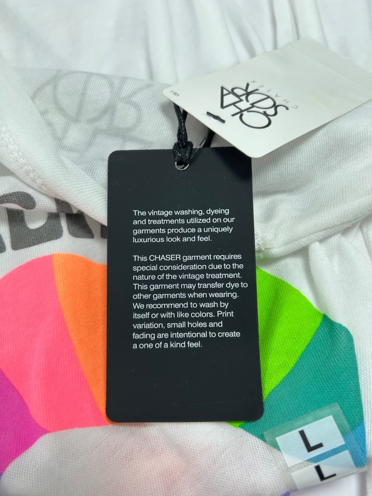CHASER Spread The Love Tee Sz L White Rainbow Lips Graphic Print Cotton Top Y2K