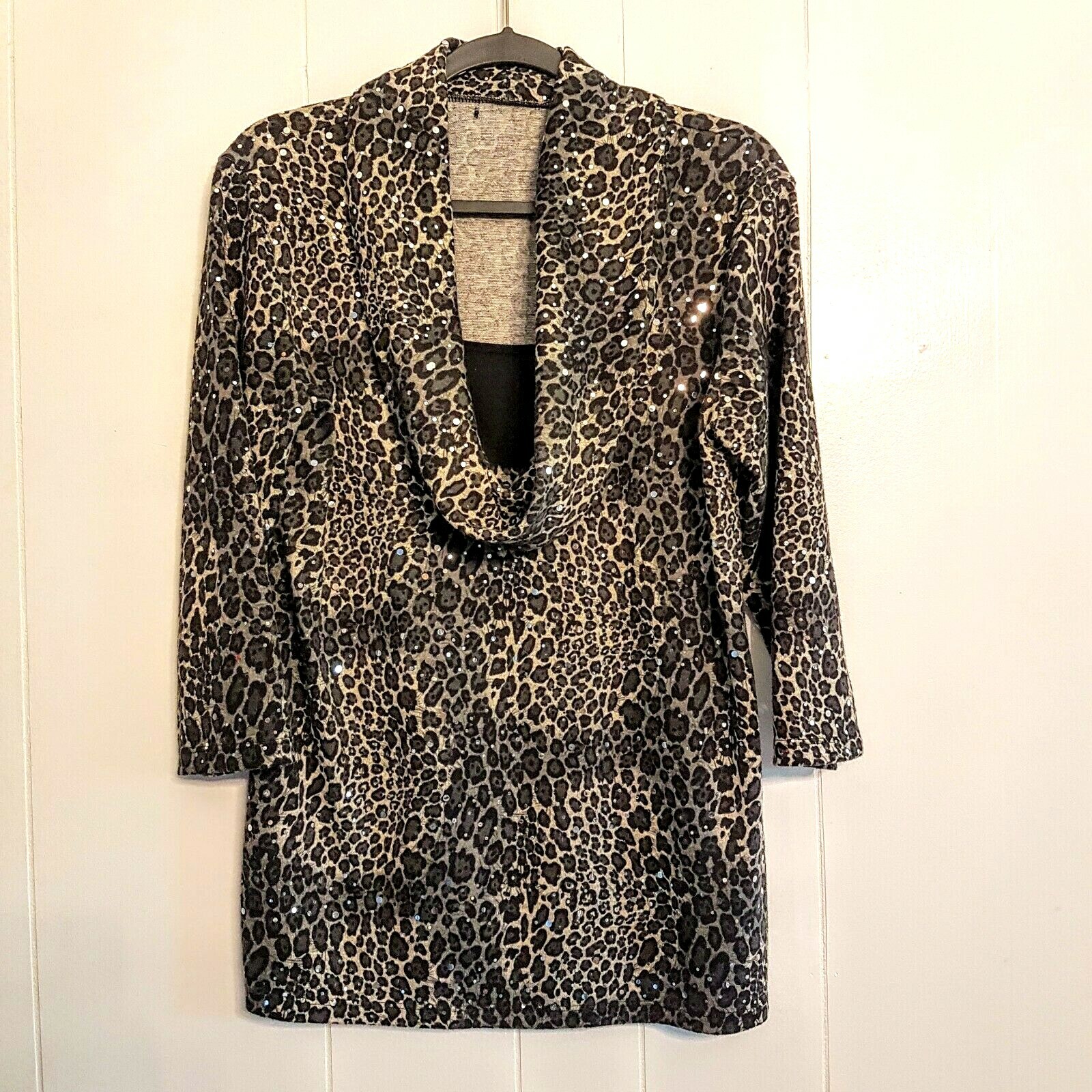 Leopard Print Brushed Cowl Knit Top est size Large Silver Metallic Accent Shirt