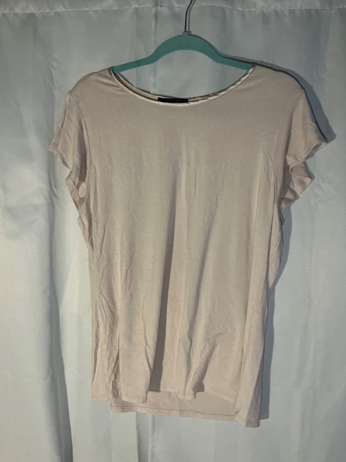 T Tahari Short Sleeve Top Womens Medium Pale Satin Trim Scoop Neck Flutter Tee