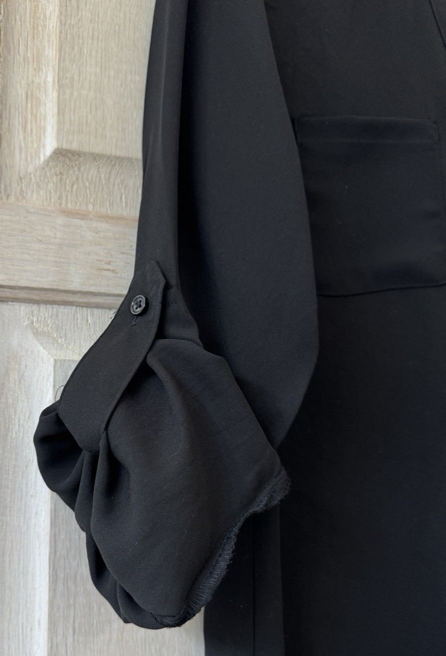 NWT Hayden Los Angeles Black V-Neck Popover Blouse Pockets, Zip Trim Size Medium