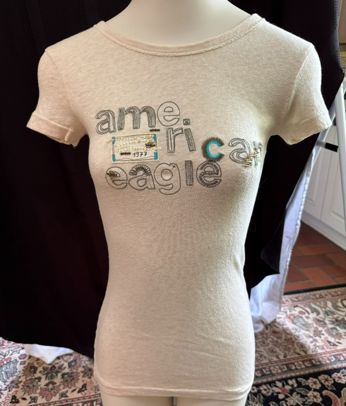 Vintage Y2K American Eagle Beige Graphic Tee 1977 Blue Accents Women’s XS Top