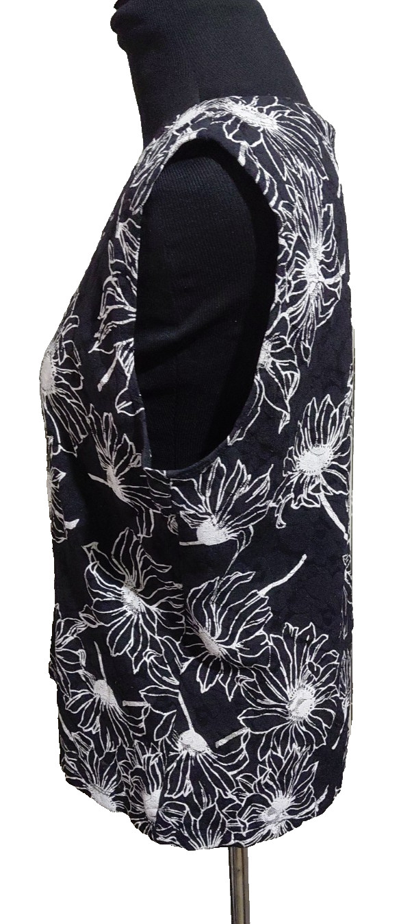 Chico’s Design Dressy Black White Floral Embroidered Sleeveless Tank Top SZ 2