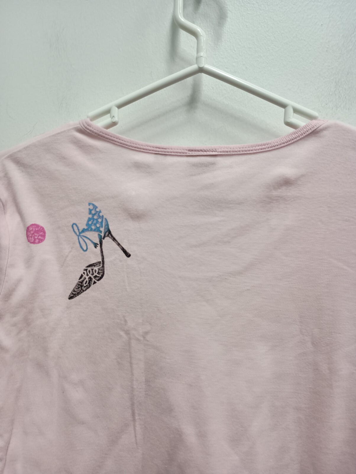 Jess & Jane Womens Better In Heels Novelty Top Medium Pink Shoe Print Artsy