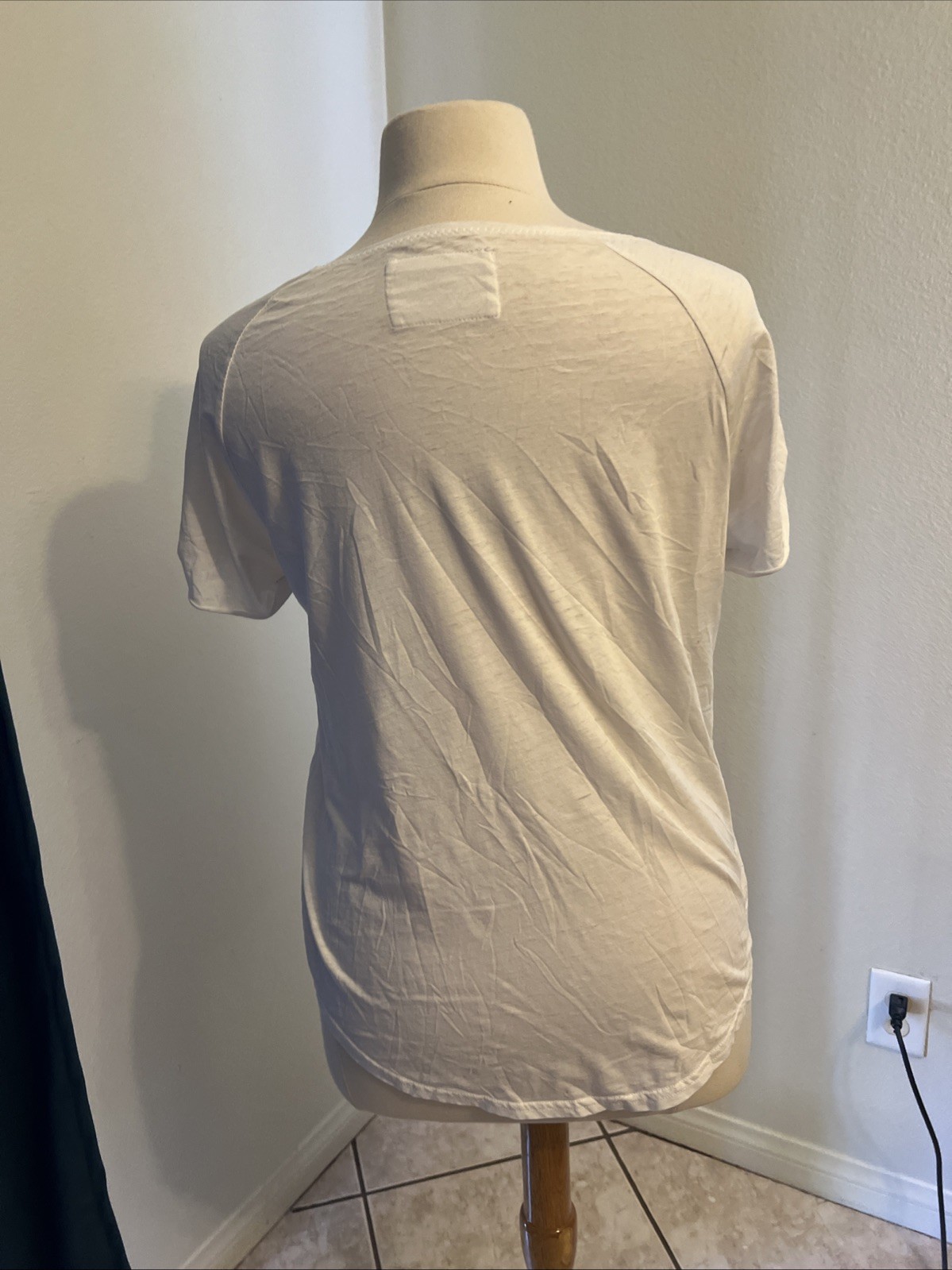 DKNY Jeans T shirt Womens XL Logo White Beachy Live For the Moment Graphic Gold