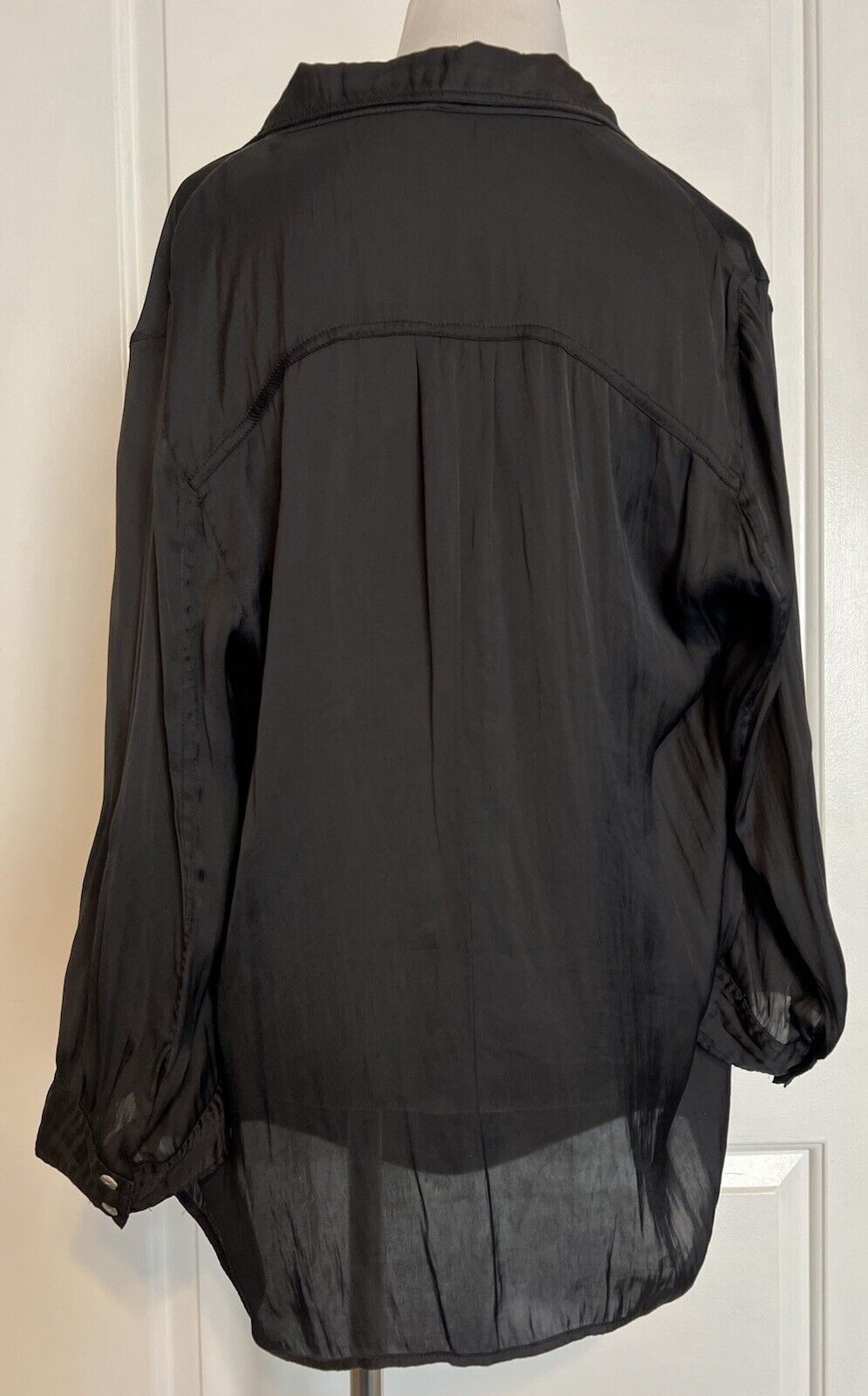$235 VINCE Cowl Neck Satin Draped Blouse Black Roll Tab Sleeve Designer Top 10