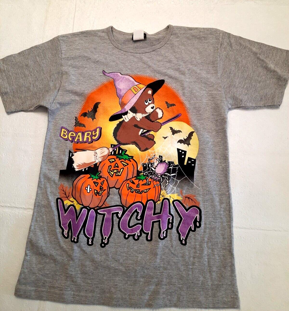 Women’s Halloween ‘Beary Witchy’ Gray T Shirt Short Sleeve Crew Size M