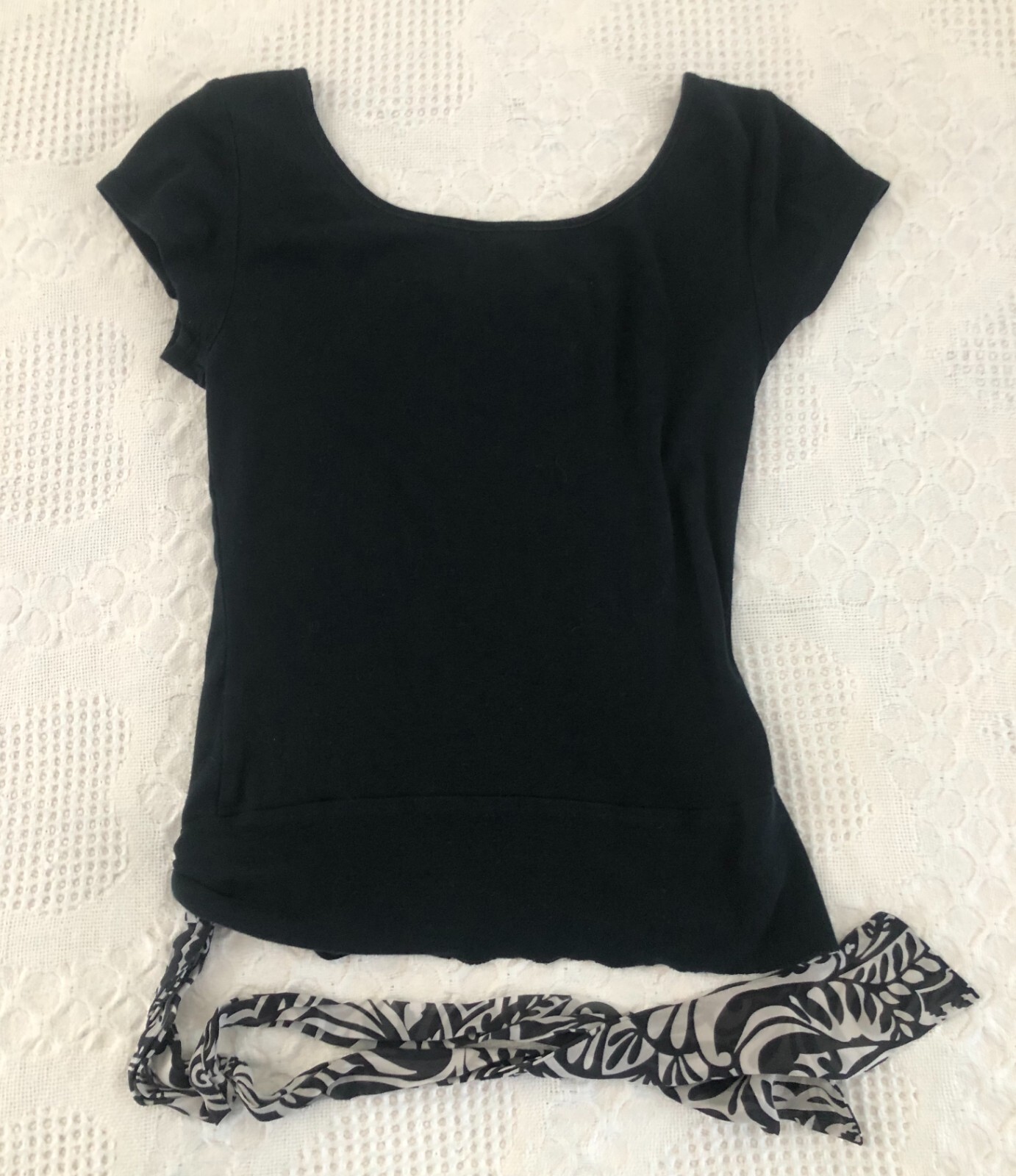 Black T Shirt with attached Black & White Geometric Bow at Hip – Size Small