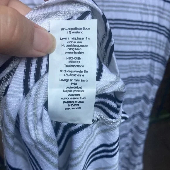 NWT LuLaRoe perfect T v-neck split side white black gray striped tunic top sz. M