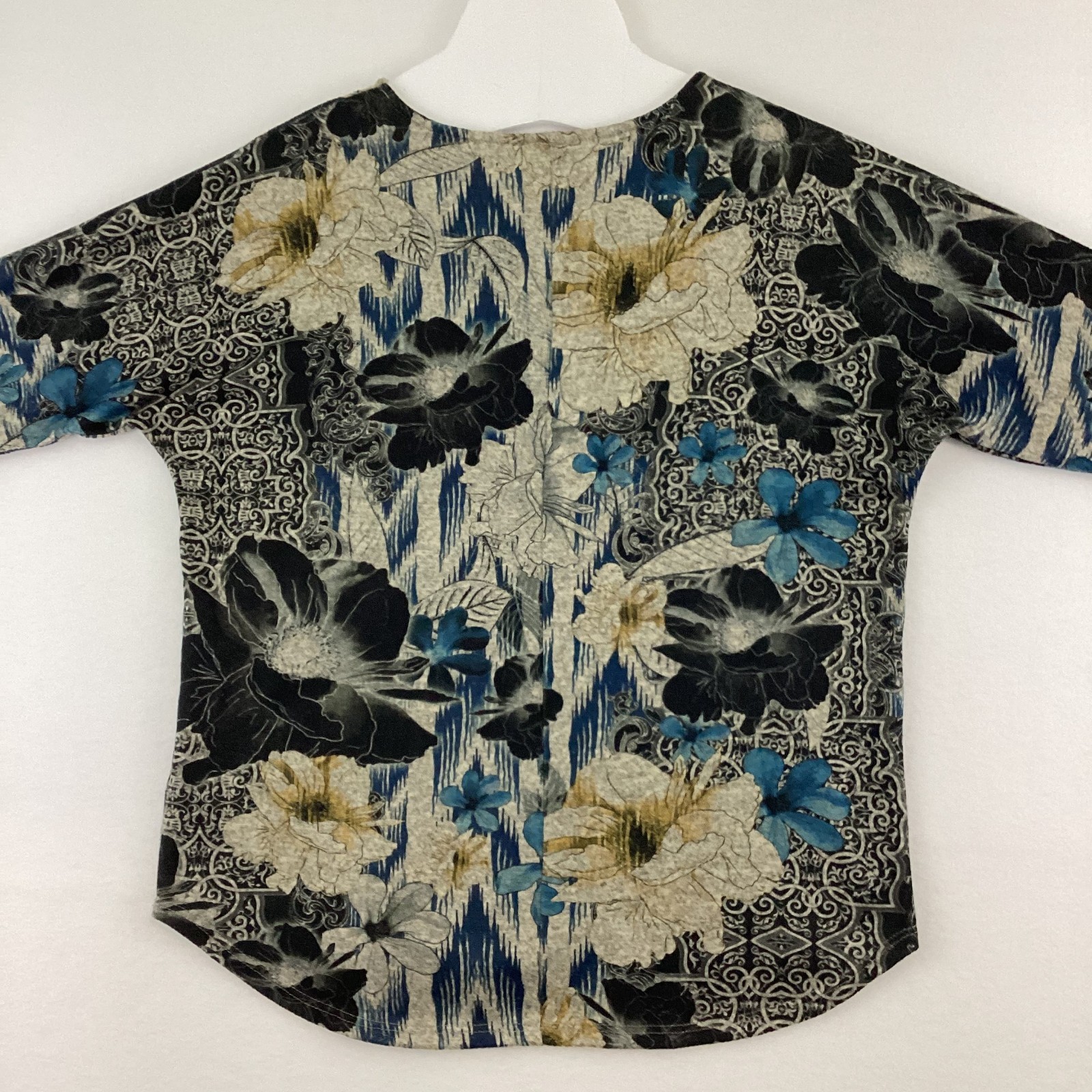 Leo & Nicole Polyester Blend Soft 3/4 Sleeve Top Women’s Petite Small PS