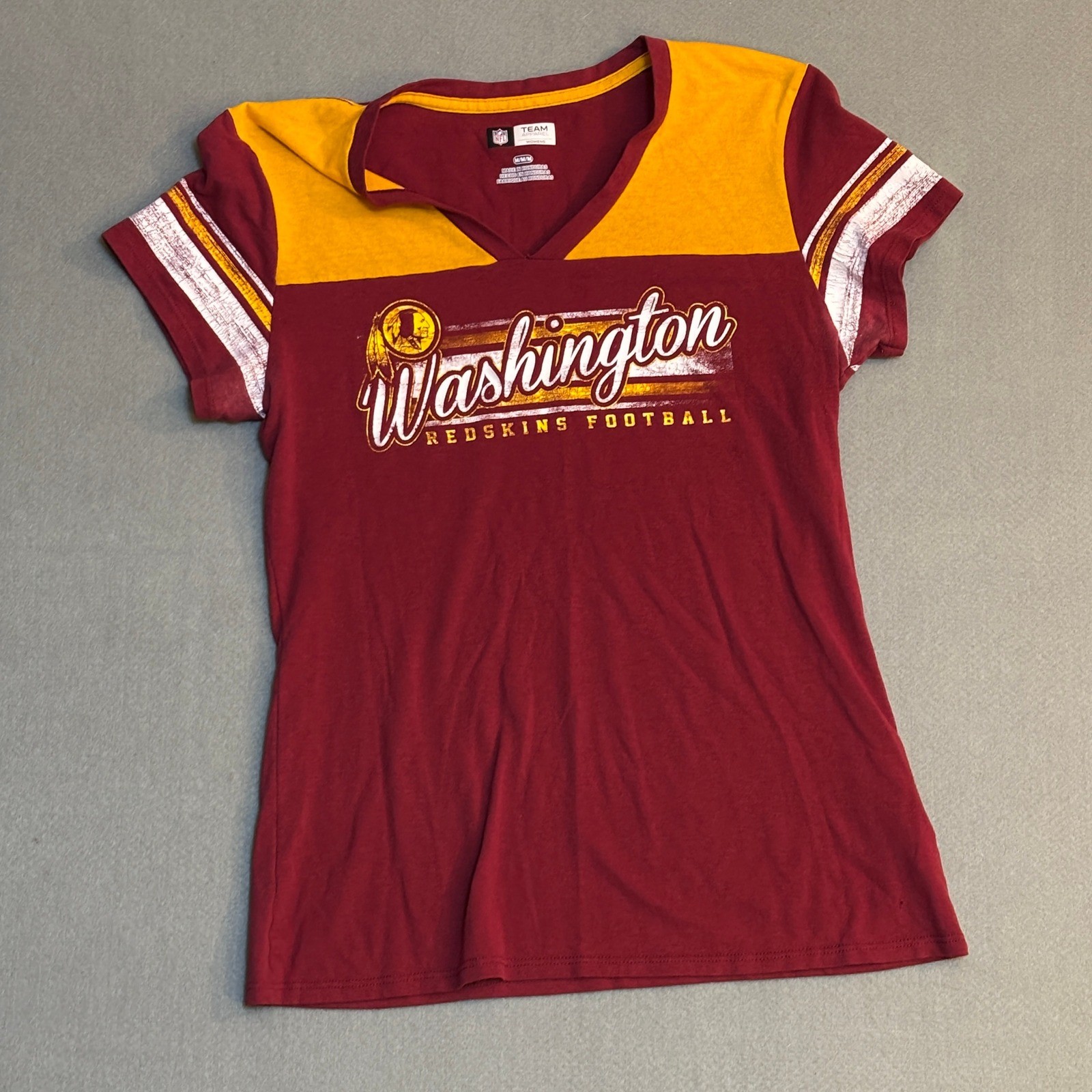 NFL Team Apparel Washington Redskins Womens M V-Neck T-Shirt Commanders Football