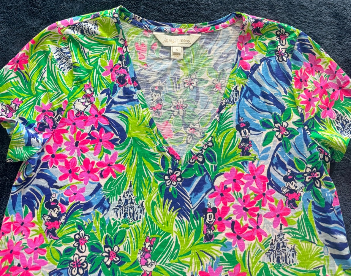 Disney Parks Top Lilly Pulitzer Dreamin T-Shirt Minnie Daisy Size Small NWOT