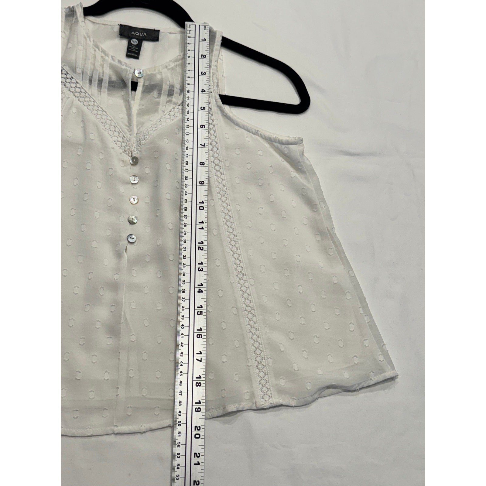 AQUA Semi Sheer Clip Dot Sleeveless Top XS White Split Neck Pintuck Button Front