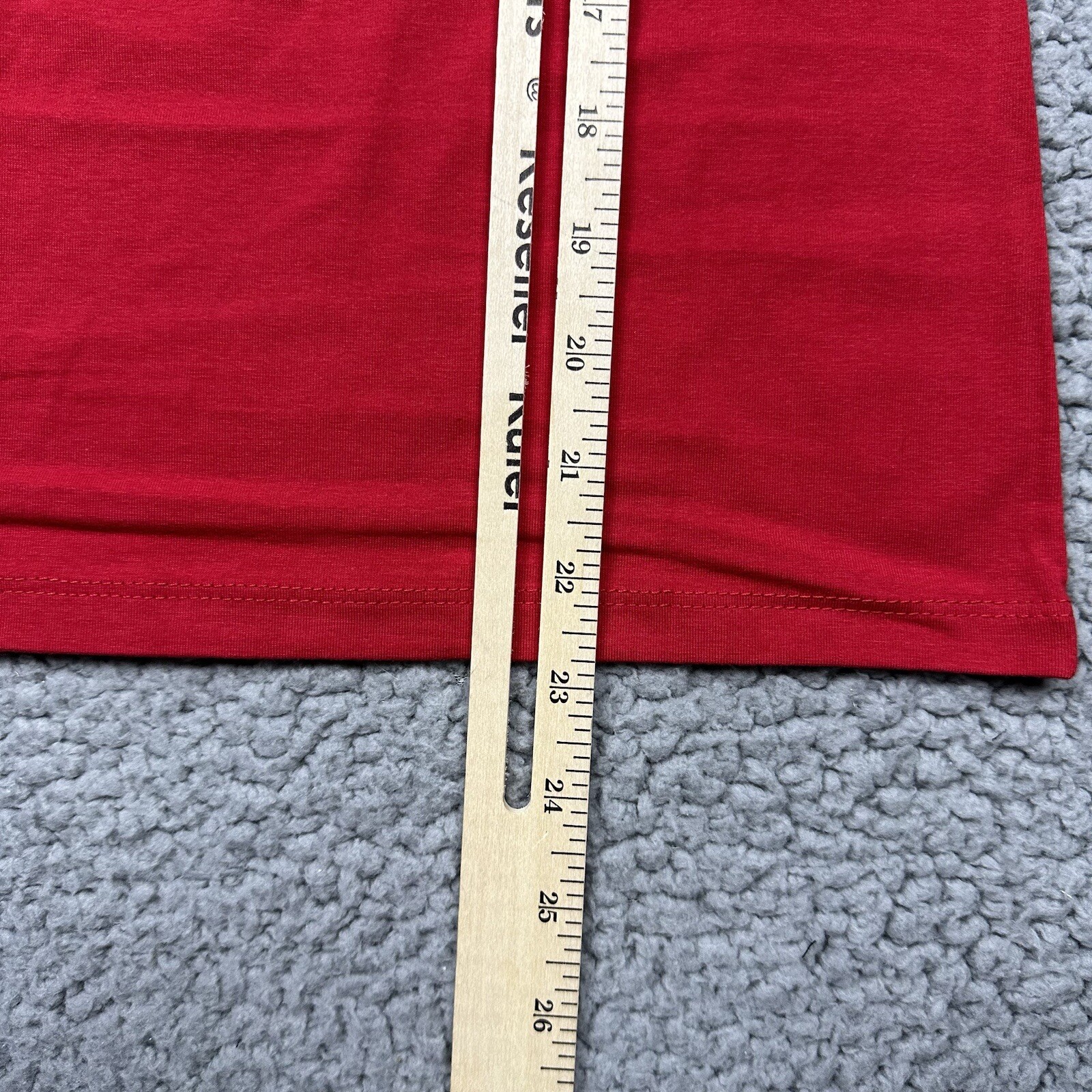 Active Basic Shirt Womens Medium 1/2 Sleeve Red Tee Slim Fit V Neck Stretch