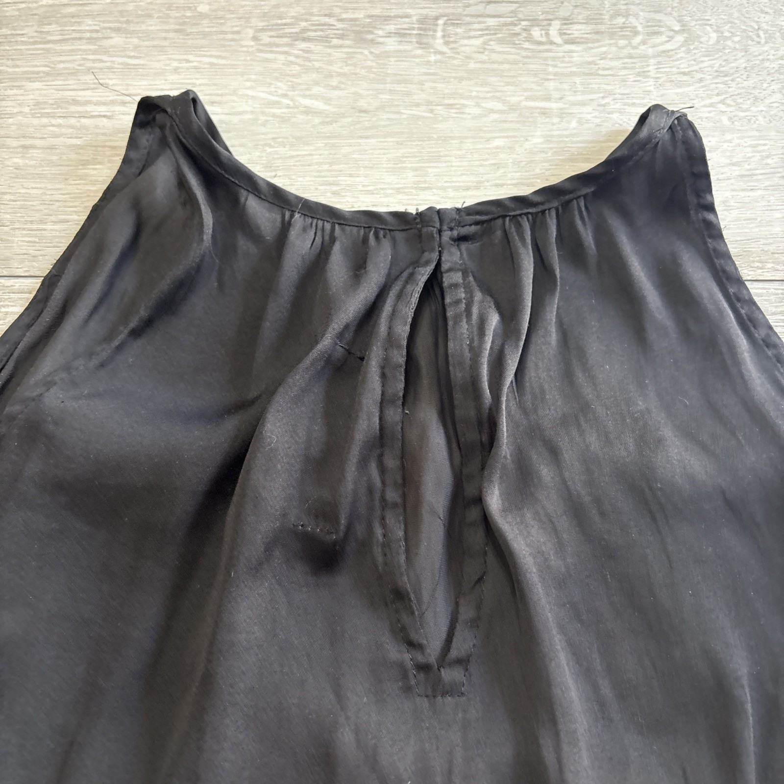 DO + BE Black Chiffon Shirred Rainbow Striped Elastic Waist Sleeveless Blouse M
