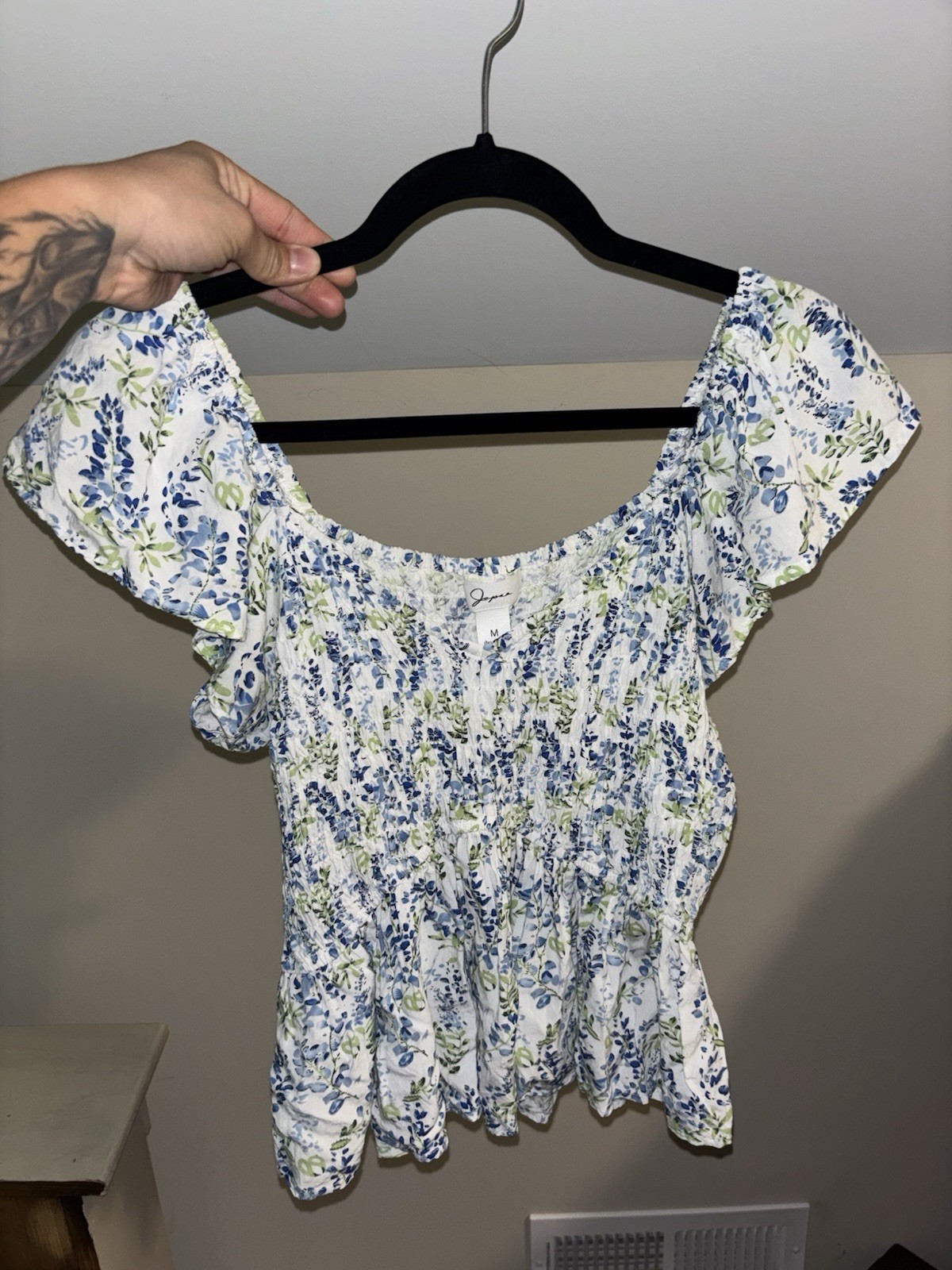 Japna Top Size M 100% Rayon Lightweight Blue And Green Flowery Print Ruffled