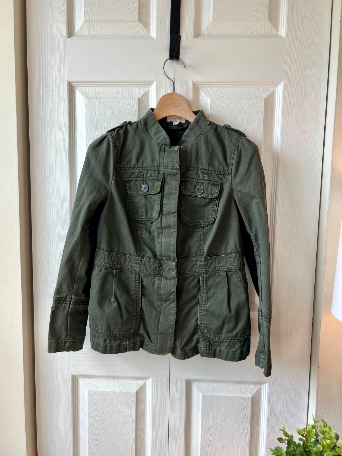 Ann Taylor Army Green Fitted Jacket/Top Button Down Long Sleeve Pockets XS