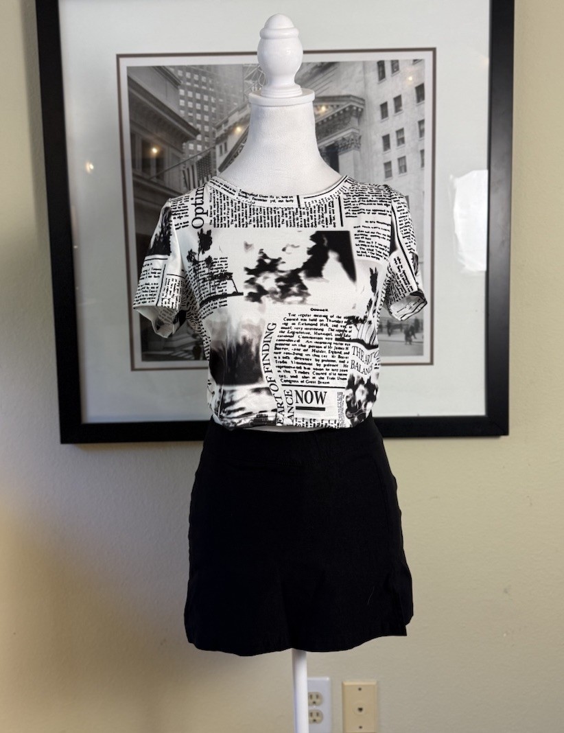 Black White Newspaper Print Graphic Baby Tee Top Women’s Size L Y2K Streetwear