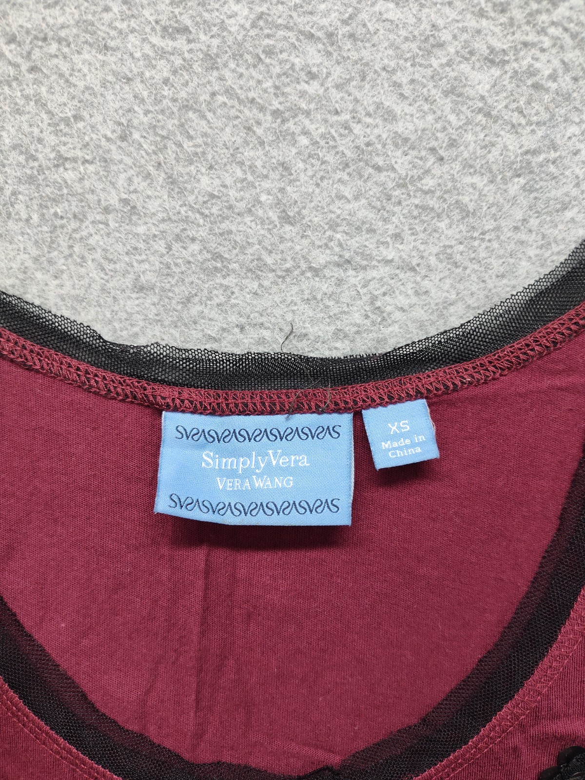 Simply Vera Vera Wang Women Tank Top XS Red Sequin Crew Neck Pullover Comfort