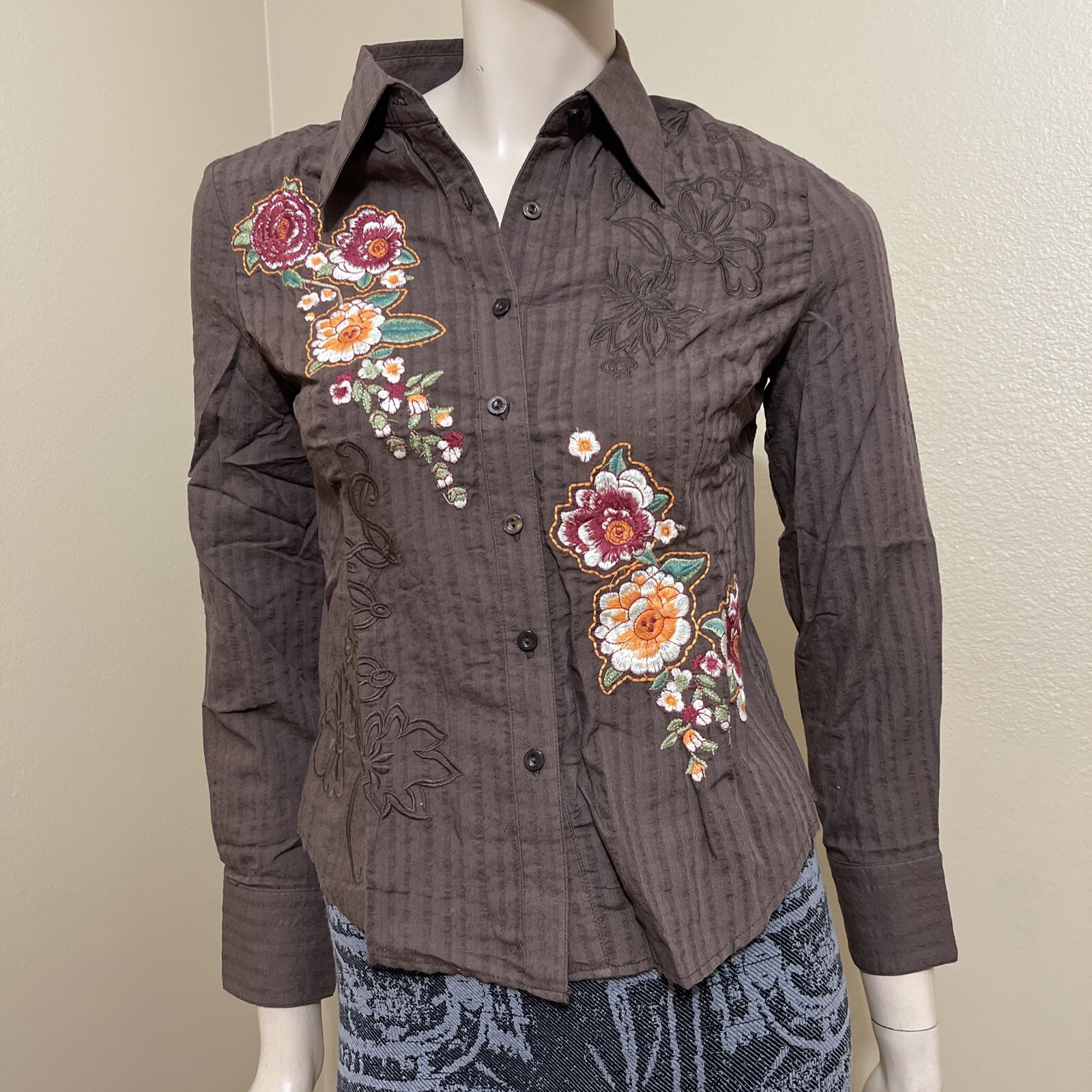 Women’s Brown Cotton Casual Classic Embroidered Size M Button Up Blouse Top