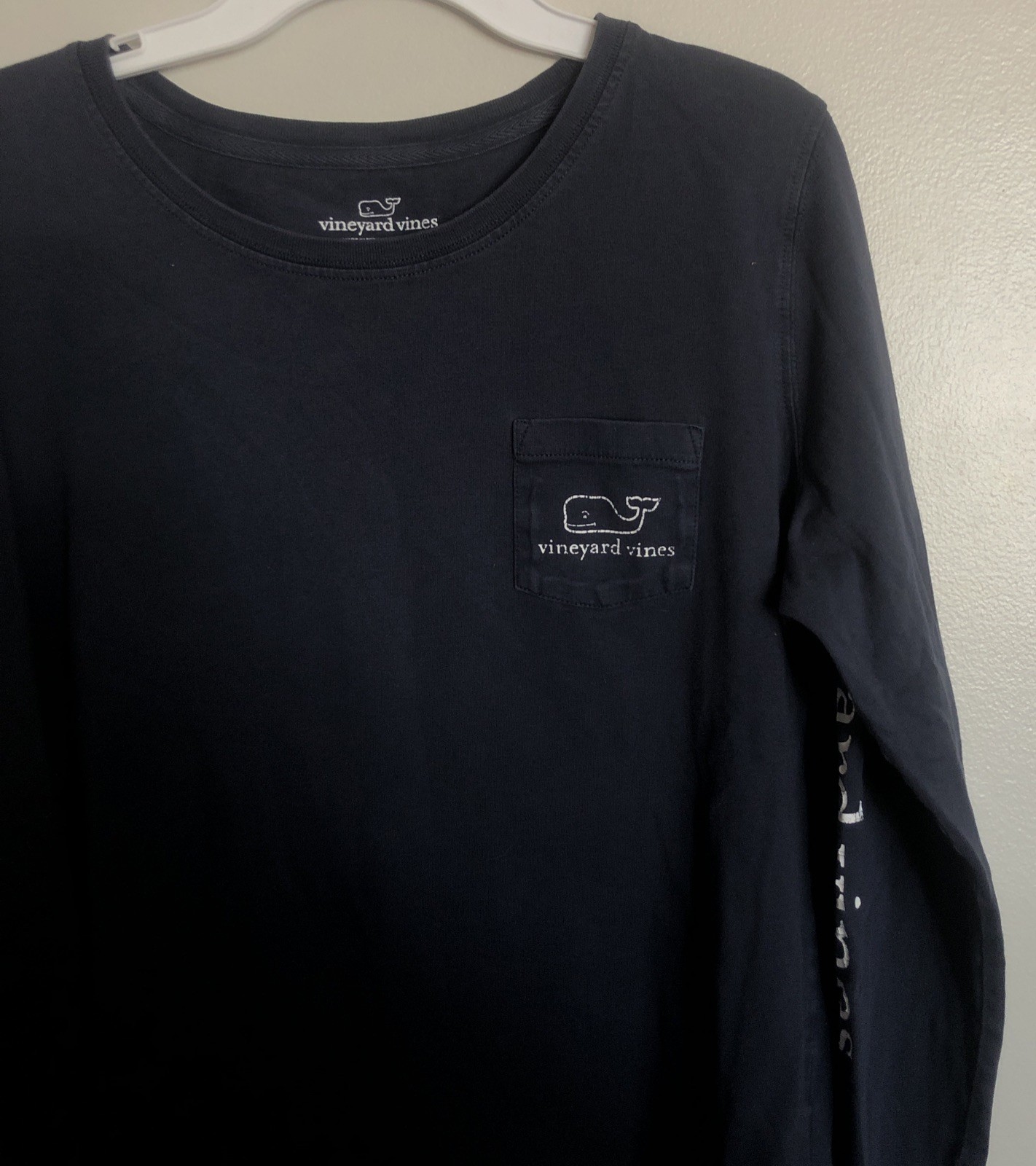 Vineyard Vines T Shirt Womens Medium Blue Long Sleeve Pocket Tee Whale Back Hit