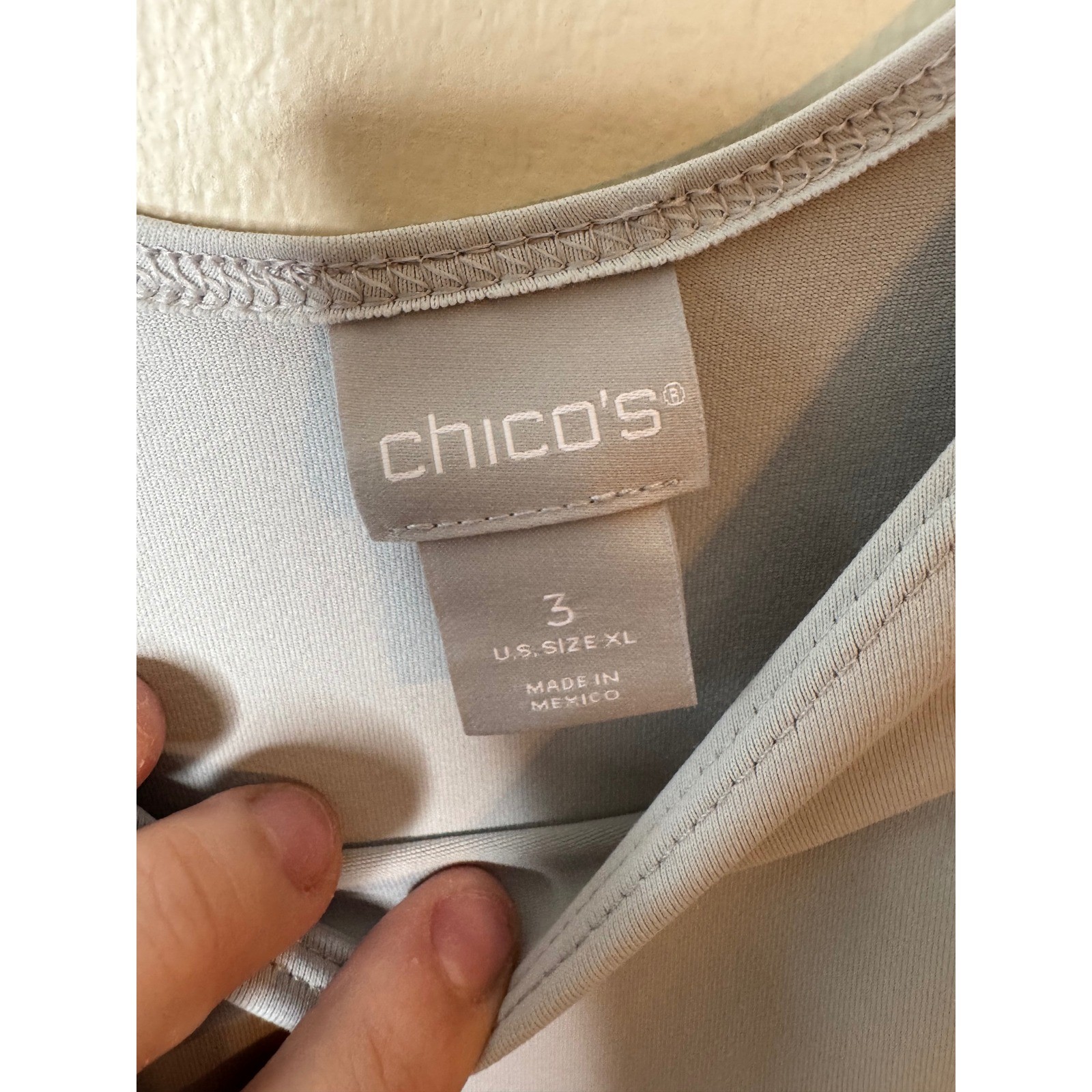 Chicos Light Gray Scoop Neck Tank Top Sleeveless Shell Nylon Spandex