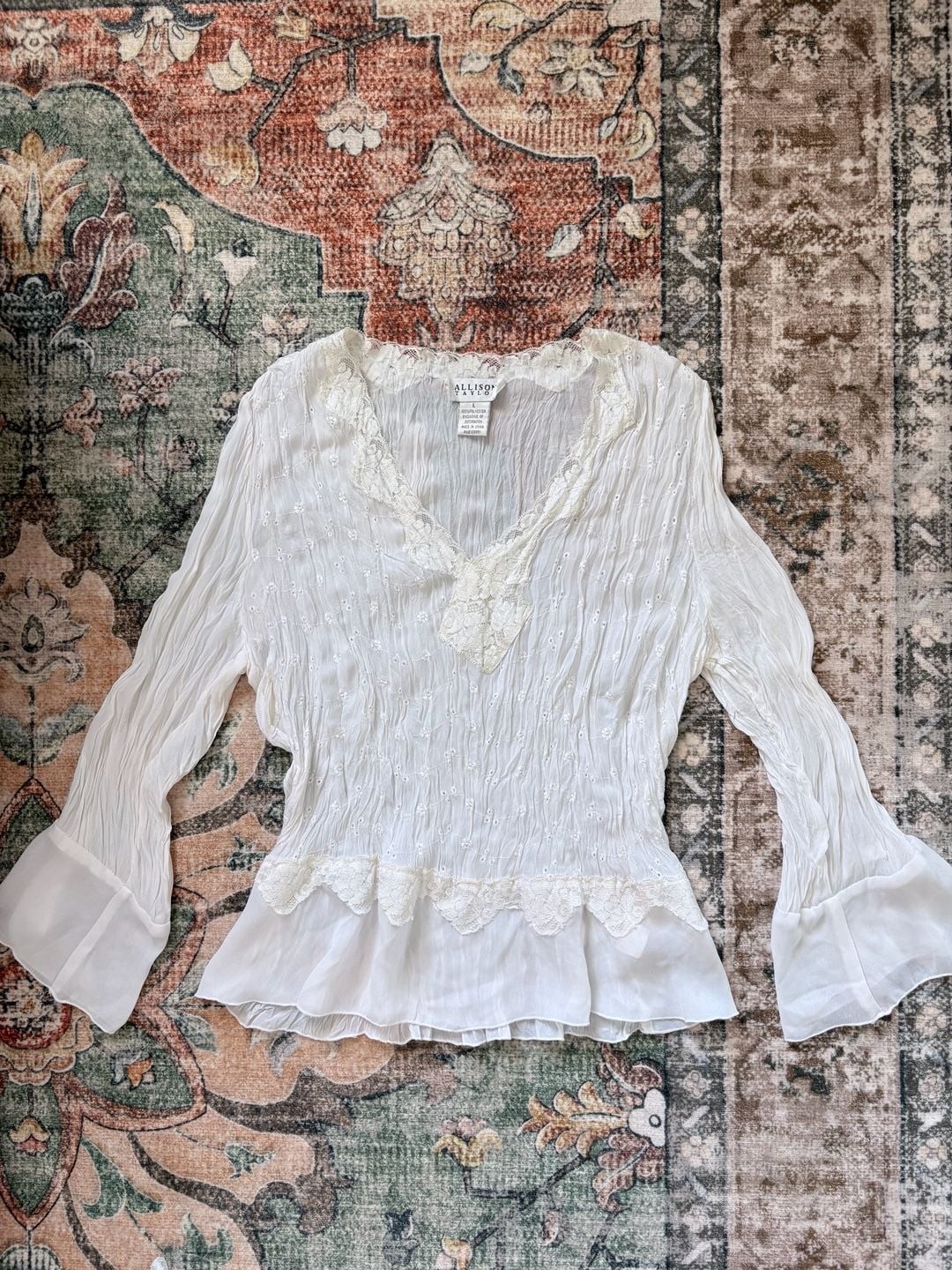 Y2K Allison Taylor Women’s White Crinkle Boho Blouse with Lace Trim and Long Sle