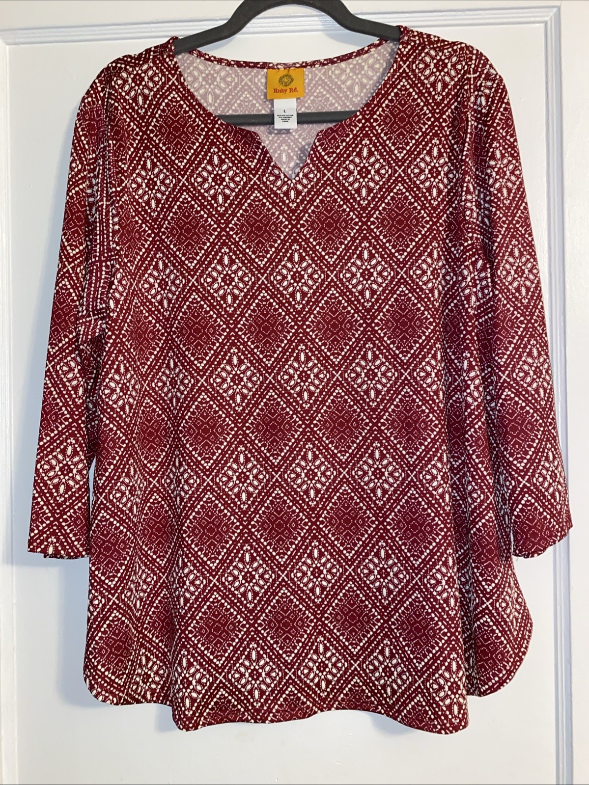 Ruby Rd Burgundy White Geometric Textured Large Tunic Top 3/4 Sleeve Stretch