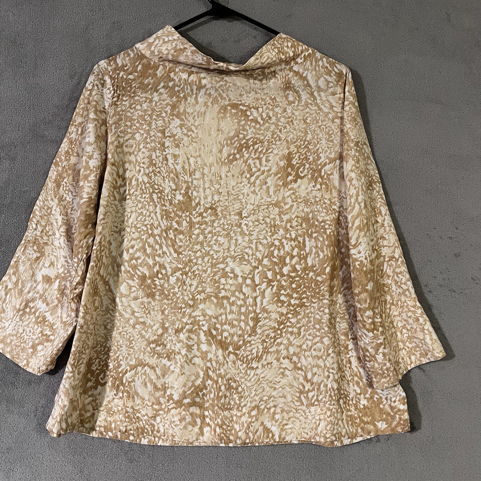 Soft Surroundings Mockneck Top Cream Gold Womens Sz Medium Casual Relaxed Fit