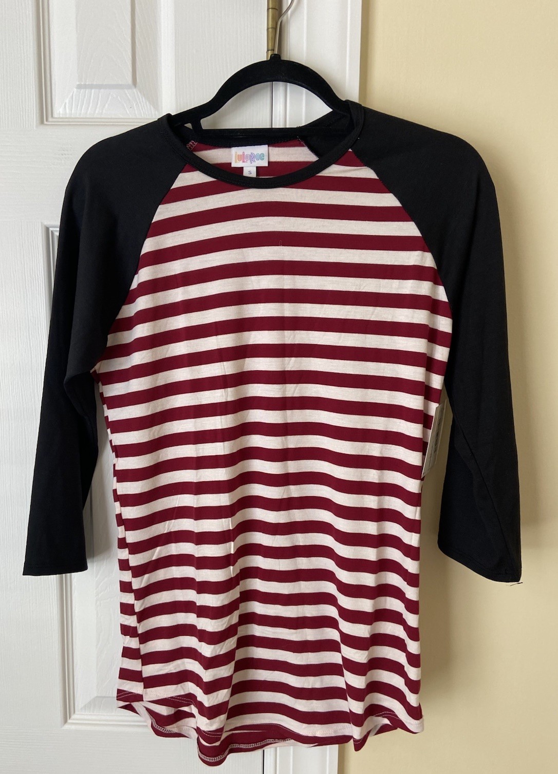 NWT LulaRoe Randy Tee 3/4 Length Sleeve Red/White striped, Black Sleeves Size S