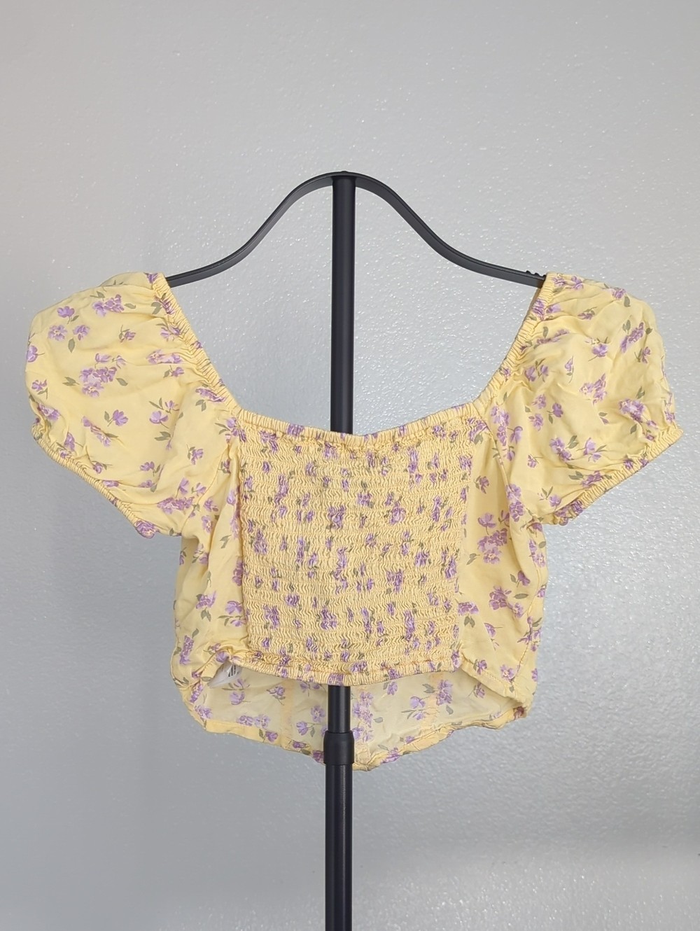 Hollister Floral Smocked Crop Top in Yellow & Lilac Floral Size Small