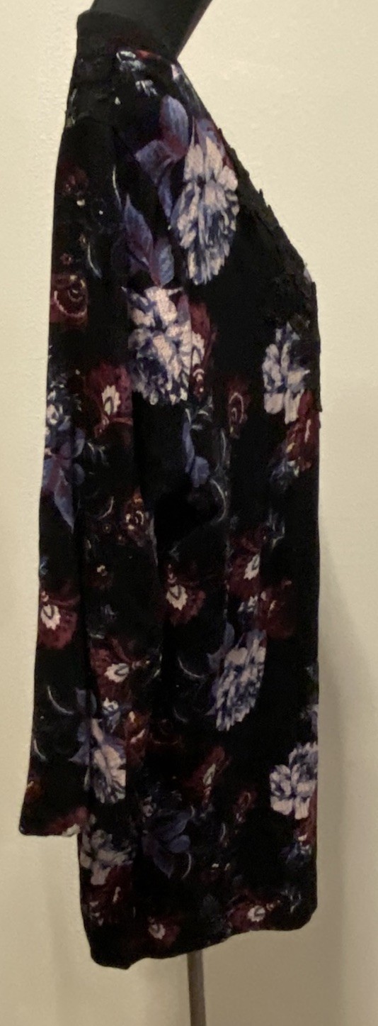 Elegant Floral Print Tunic Top Size L Round Neck 3/4-Sleeves Embroidery Lace