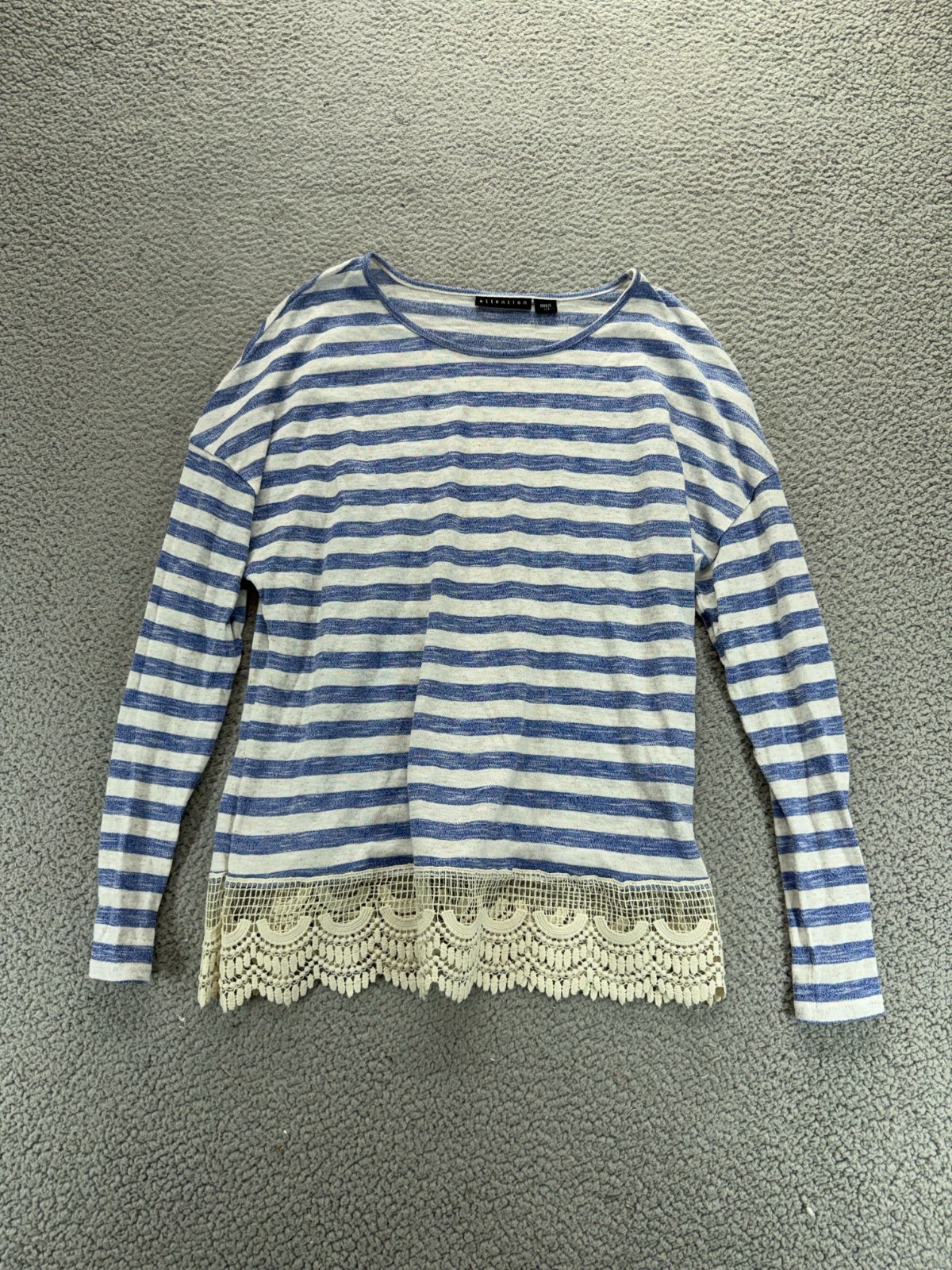 Attention Womens Pullover Long Sleeve Lace Hem Top White Blue Stripes Size L