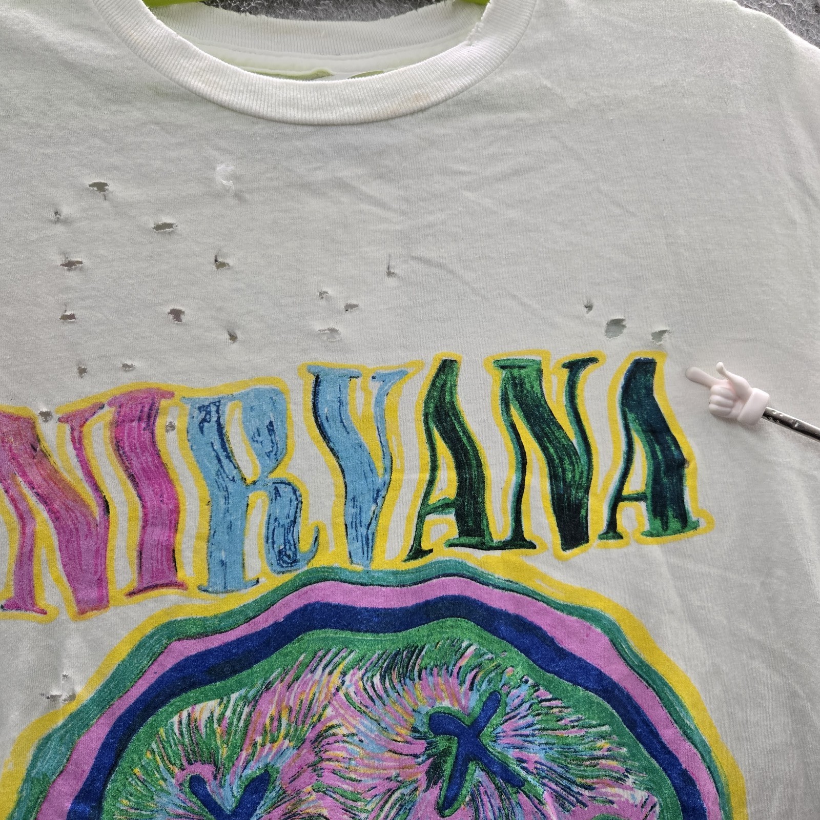 Nirvana Women Shirt L/XL White Graphic Band Logo Tee Short Sleeve READ