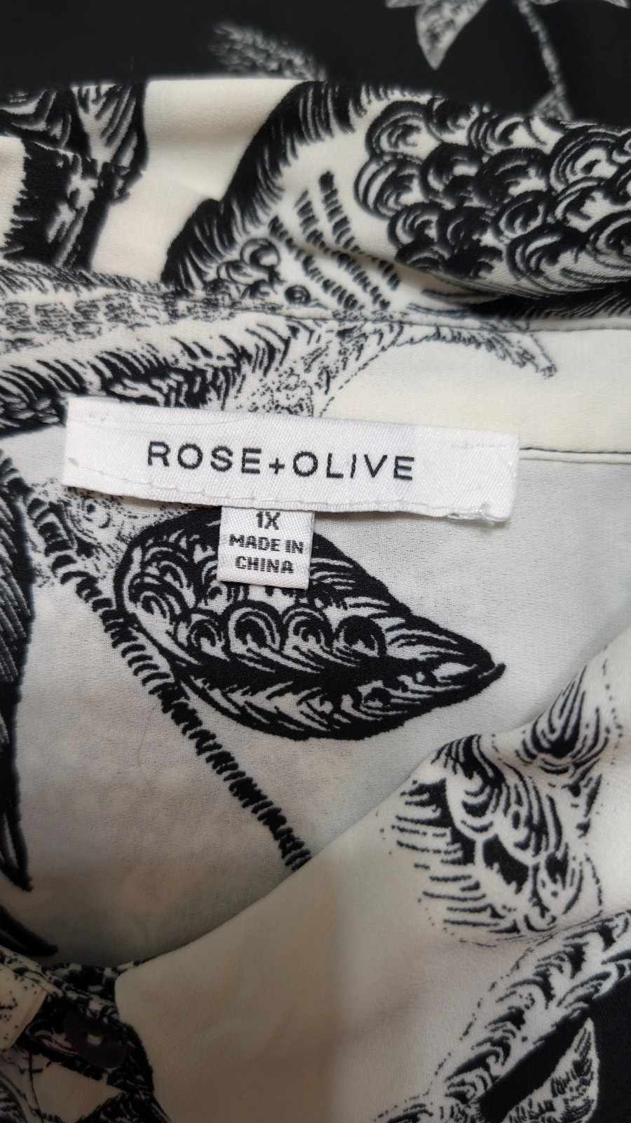 Rose + Olive Size 1X Button Down Black White Paisley/Scroll Print Blouse