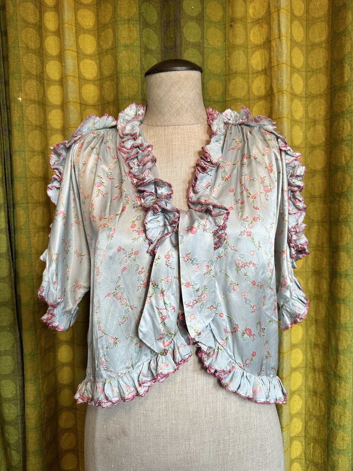 40S TEXTRON Multicolor Floral Satin Rayon Ruffle Tie Front Short Sleeve Top M