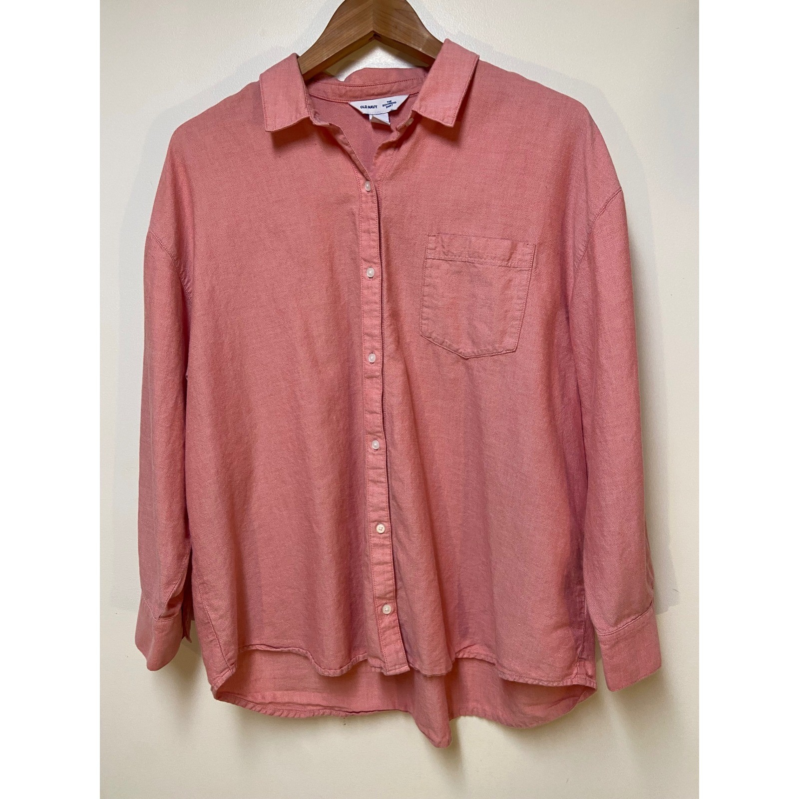 Old Navy Boyfriend Shirt Women L Coral Pink Cotton Oxford Button Down Chambray